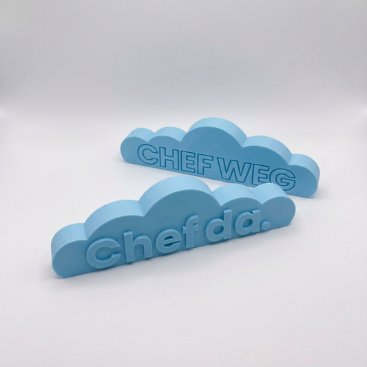 chef da. / CHEF WEG – Aufsteller für klare Ansagen