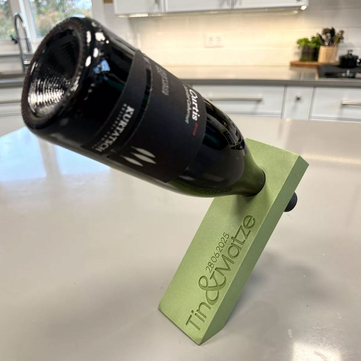 BALANCEAKT – individualisierter Flaschenhalter mit Botschaft oder Logo